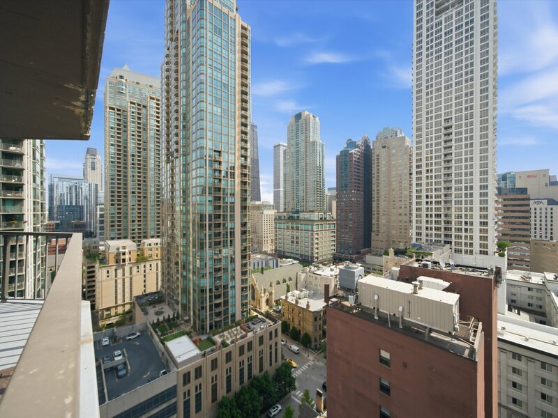 10 E Ontario Street Chicago IL 60611