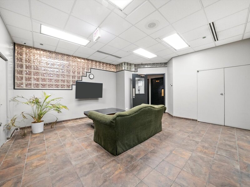 10 E Ontario Street Chicago IL 60611