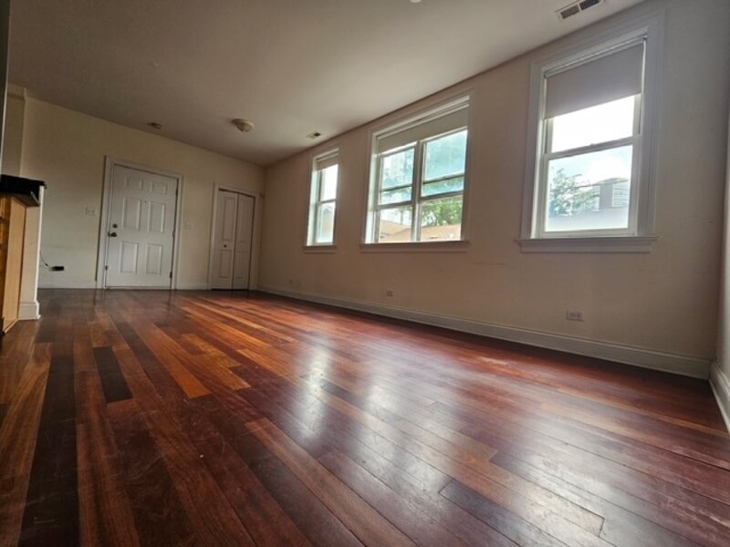 2113 W Gladys Avenue Chicago IL 60612