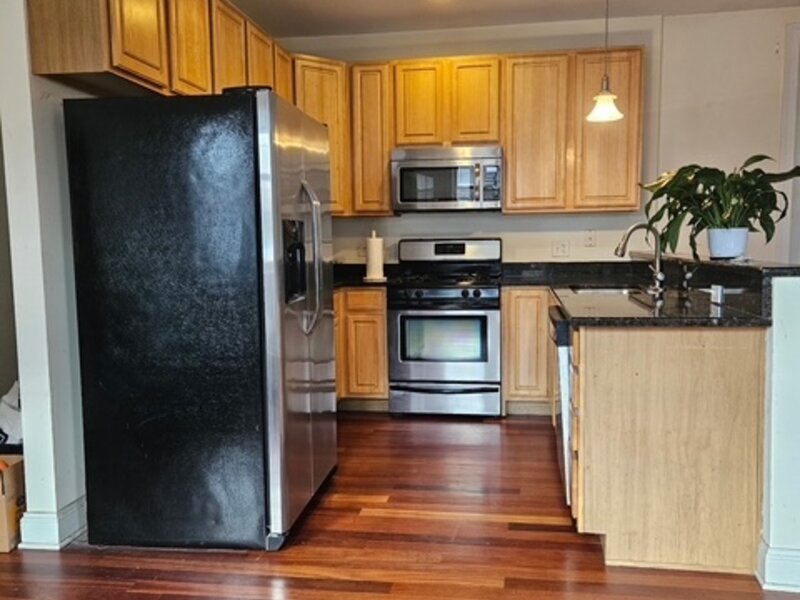 2113 W Gladys Avenue Chicago IL 60612