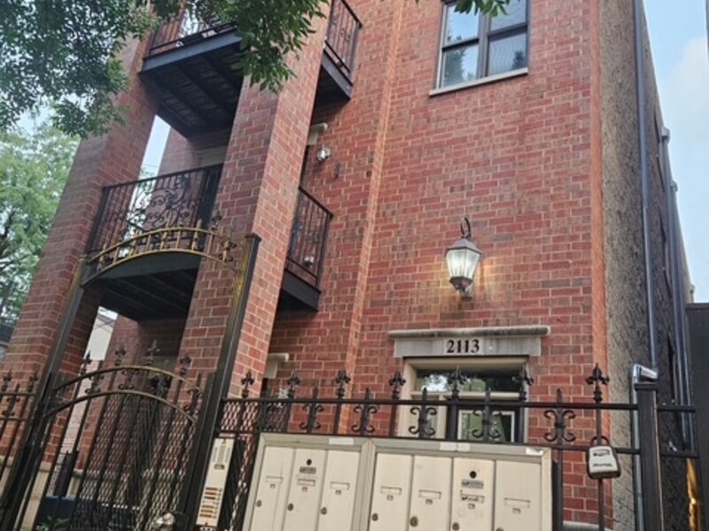 2113 W Gladys Avenue Chicago IL 60612