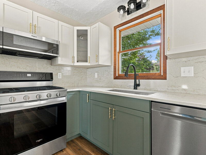 1955 Danbury Drive Bettendorf IA 52722