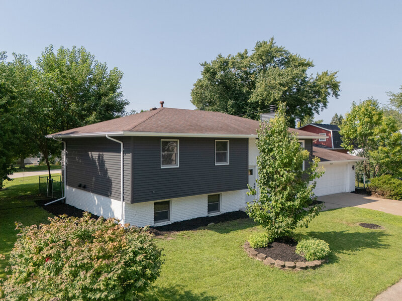 1955 Danbury Drive Bettendorf IA 52722