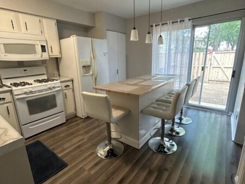 1929 Whitingham Lane Hoffman Estates IL 60169
