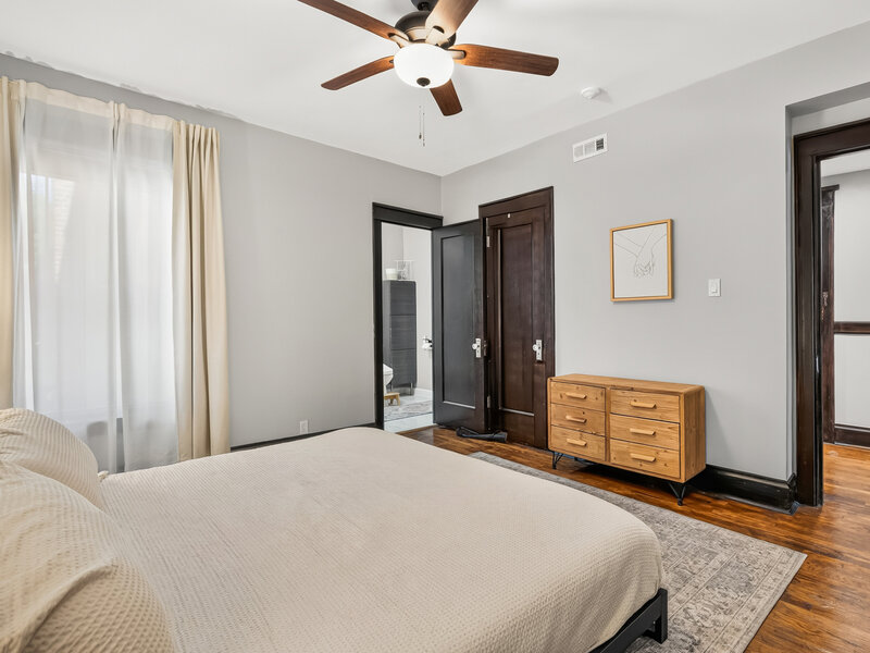660 E 51st Street Chicago IL 60615