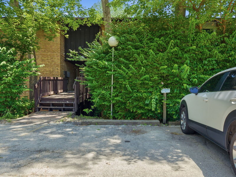 5517 E Lake Drive Lisle IL 60532