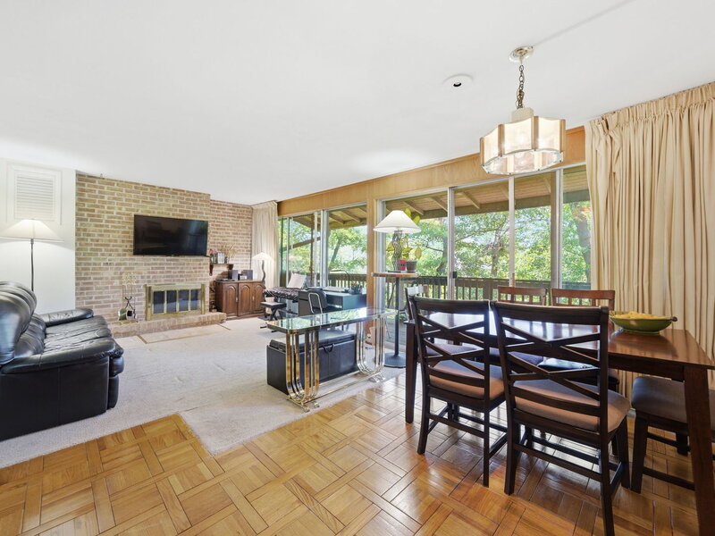 5517 E Lake Drive Lisle IL 60532