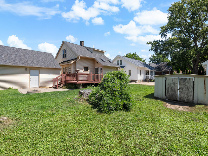 2301 Elm Street Davenport IA 52803
