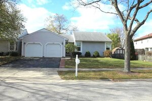 Photo of 515 E Lyon Drive Buffalo Grove IL 60089 Unit 515