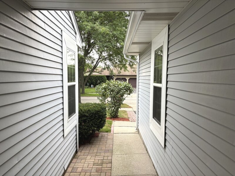 515 E Lyon Drive Buffalo Grove IL 60089