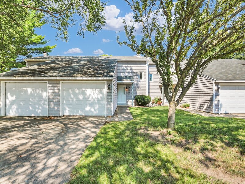 1933 Blackthorn Drive Champaign IL 61821
