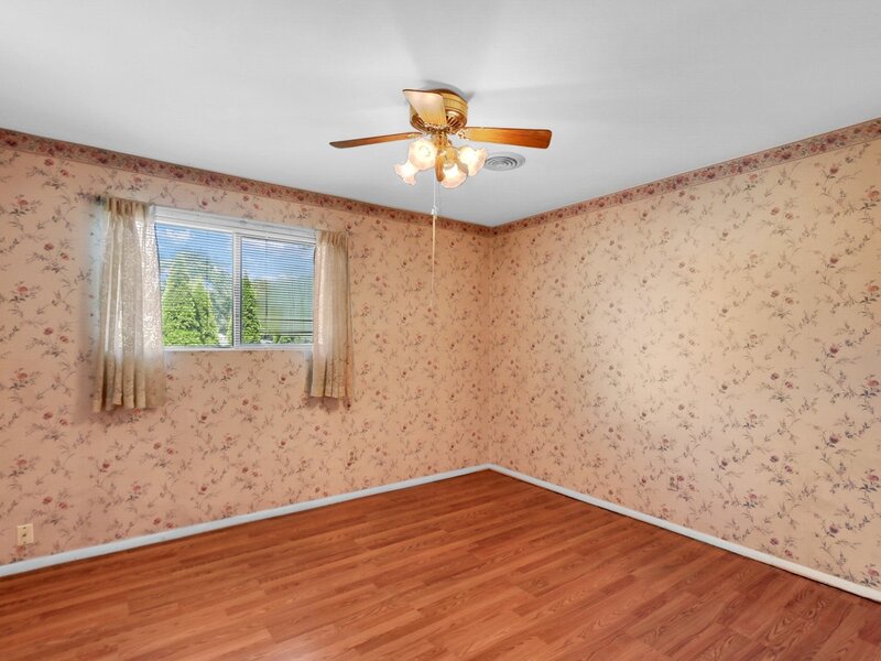 1933 Blackthorn Drive Champaign IL 61821