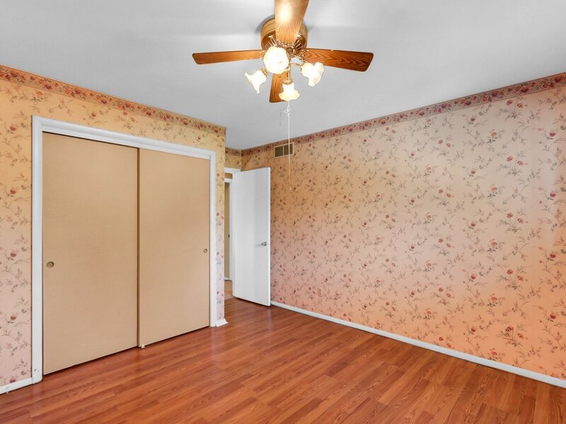 1933 Blackthorn Drive Champaign IL 61821