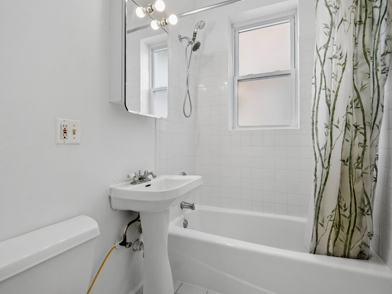 2917 W Leland Avenue Chicago IL 60625