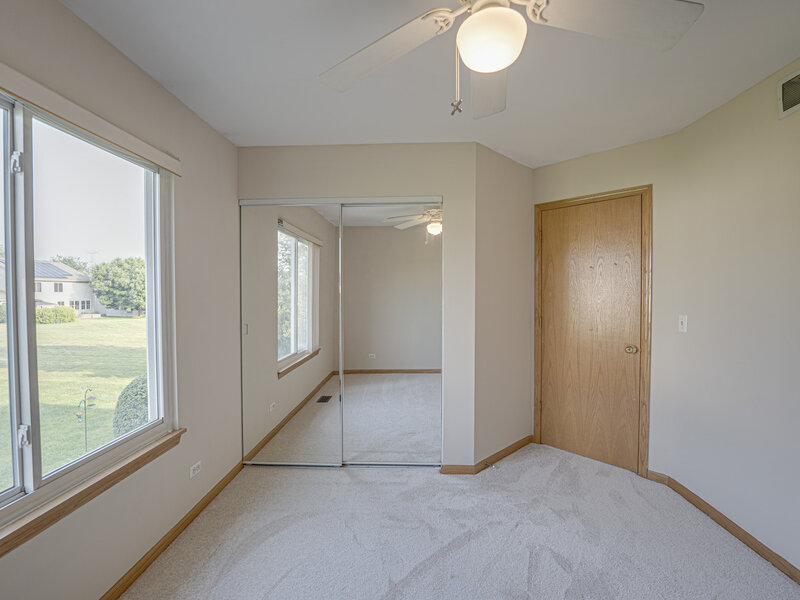 1411 Burnett Drive Aurora IL 60502