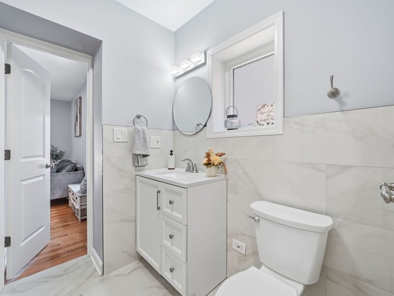 2724 W Jerome Street Chicago IL 60645