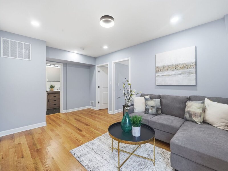 2724 W Jerome Street Chicago IL 60645
