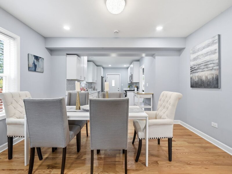 2724 W Jerome Street Chicago IL 60645