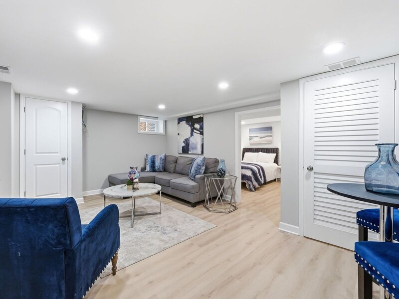 2724 W Jerome Street Chicago IL 60645