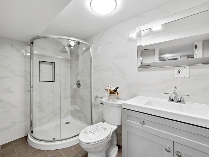 2724 W Jerome Street Chicago IL 60645