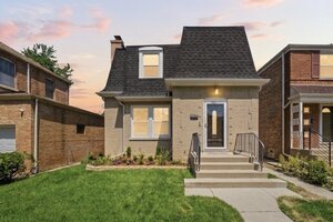 Photo of 2724 W Jerome Street Chicago IL 60645