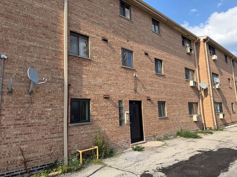 5303 N Delphia Avenue Chicago IL 60656