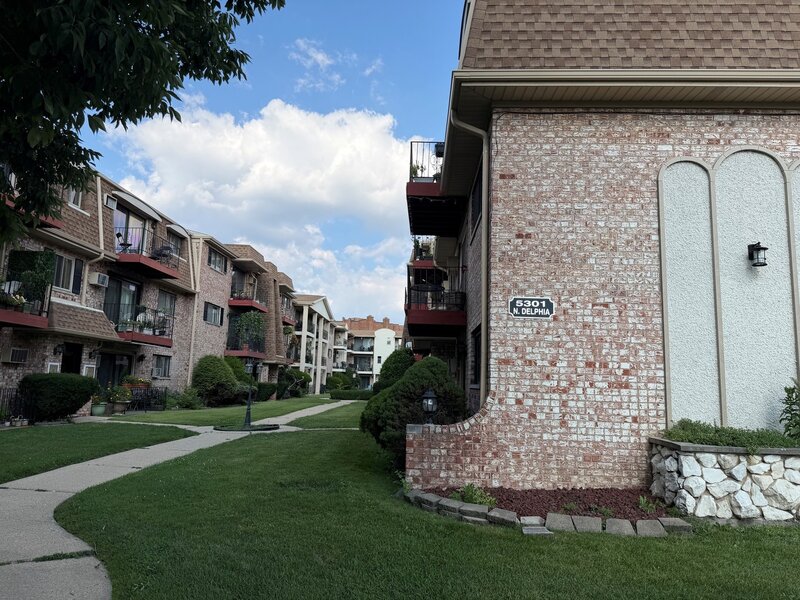 5303 N Delphia Avenue Chicago IL 60656