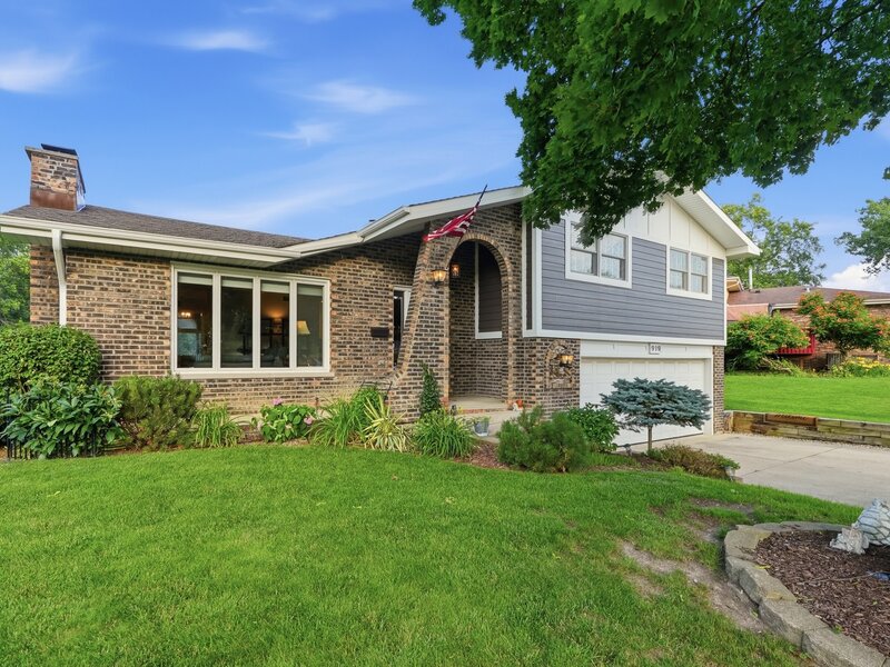 919 Hillview Drive Lemont IL 60439