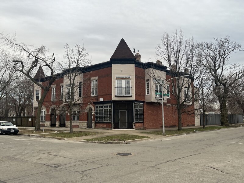 3921 W Huron Street Chicago IL 60624
