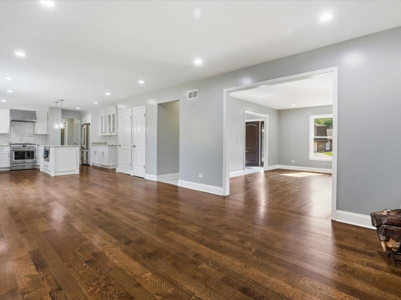 1203 Claridge Drive Libertyville IL 60048