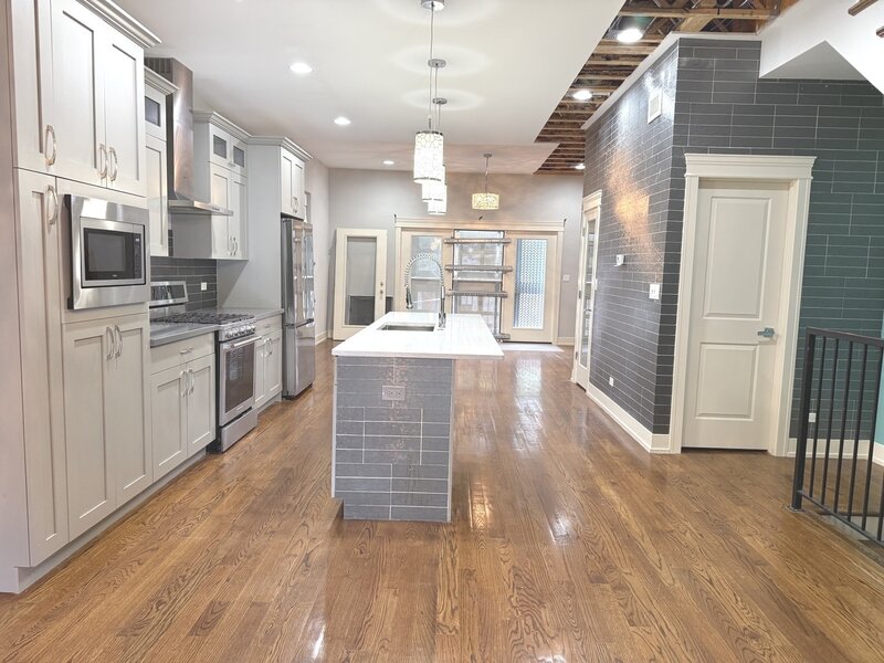 544 E 46th Place Chicago IL 60653