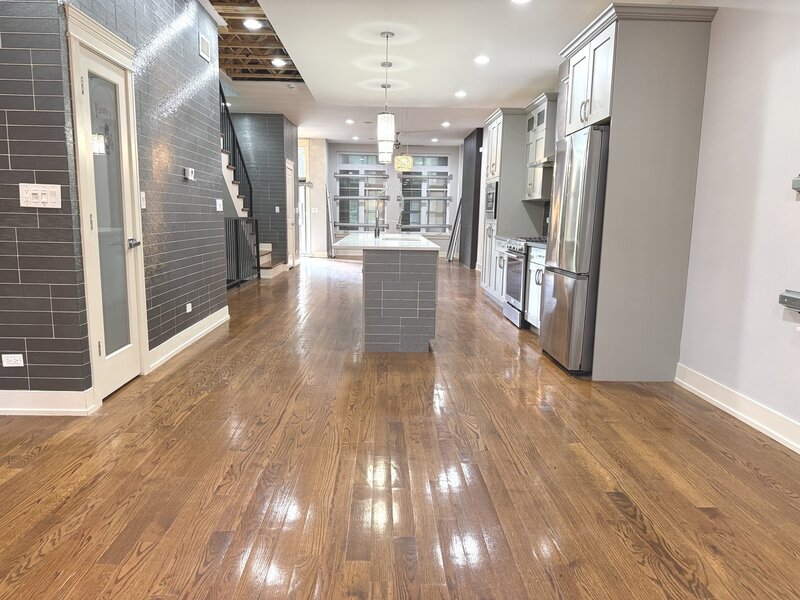 544 E 46th Place Chicago IL 60653