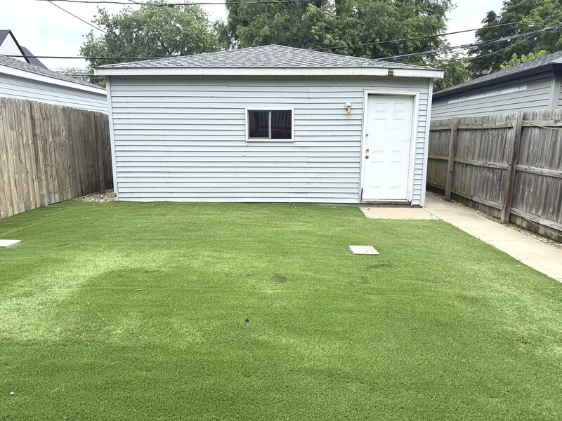 544 E 46th Place Chicago IL 60653