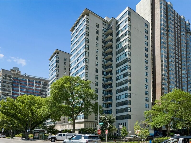 3440 N Lake Shore Drive Chicago IL 60657