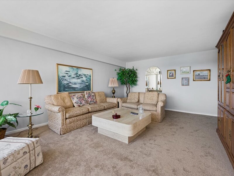 3440 N Lake Shore Drive Chicago IL 60657