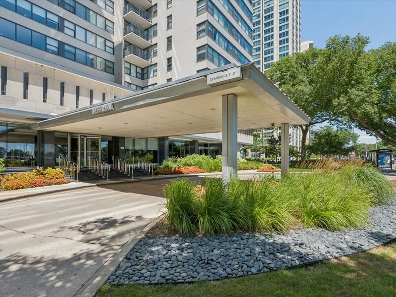 3440 N Lake Shore Drive Chicago IL 60657