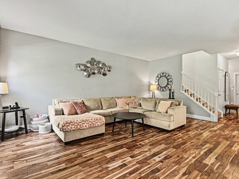 1102 Iron Horse Court Elgin IL 60124