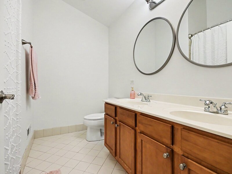 1102 Iron Horse Court Elgin IL 60124