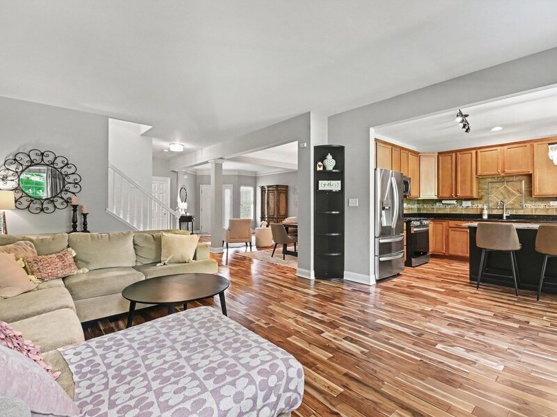 1102 Iron Horse Court Elgin IL 60124