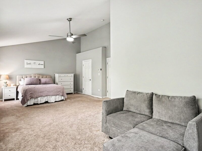 1102 Iron Horse Court Elgin IL 60124
