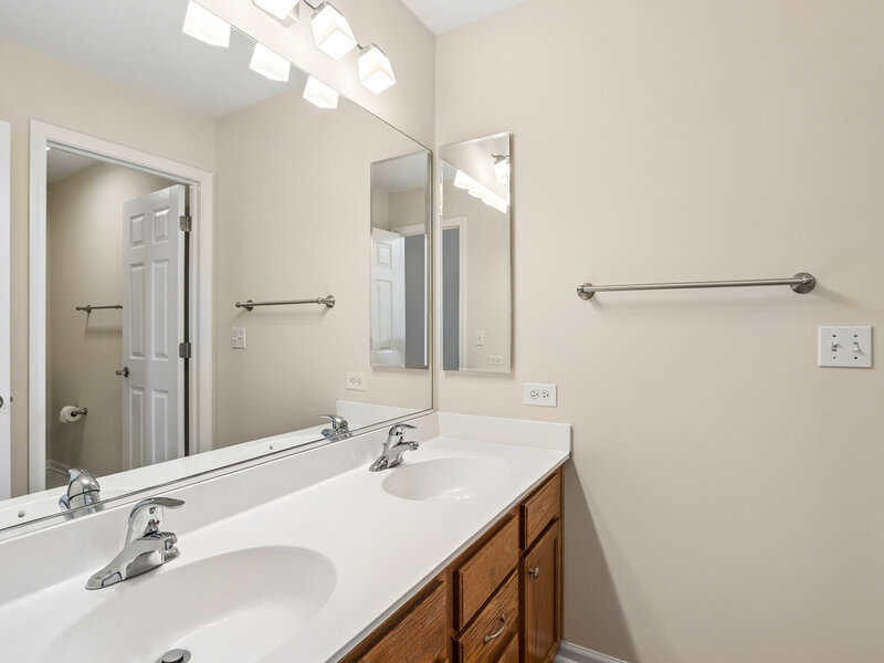 1428 Somerset Court Mundelein IL 60060