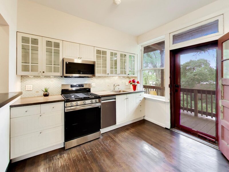1453 E 56th Street Chicago IL 60637