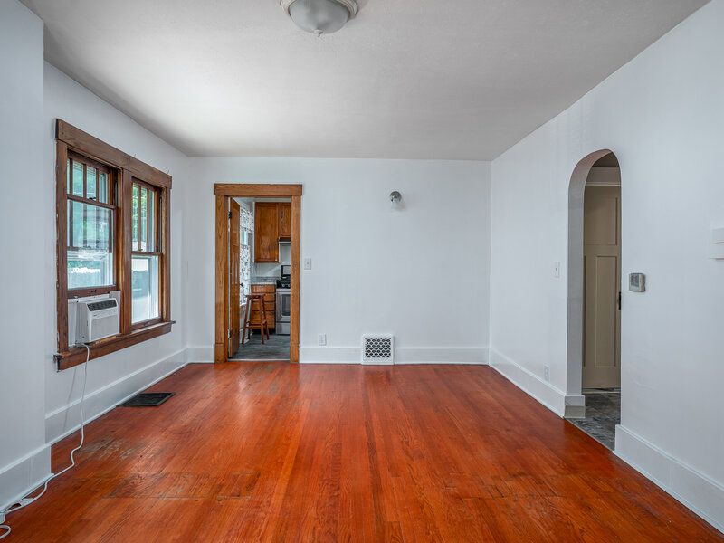 2422 Western Avenue Davenport IA 52803