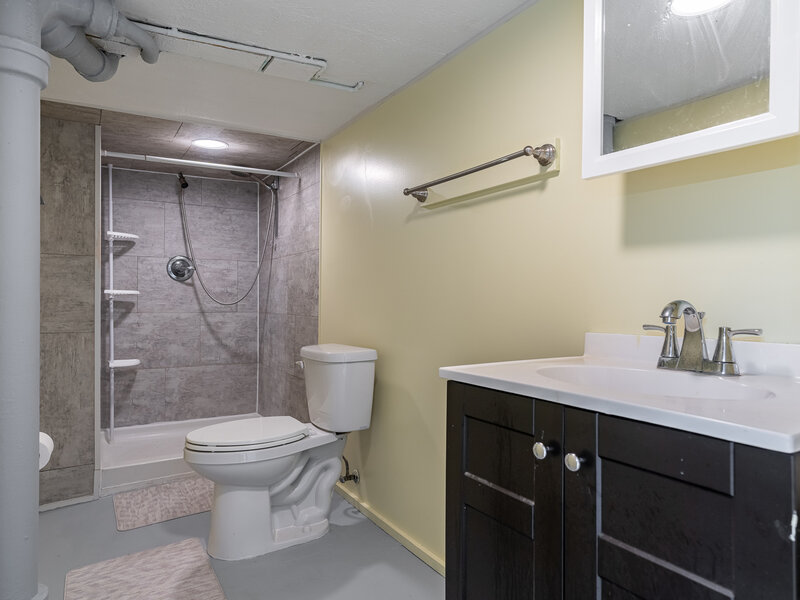 2422 Western Avenue Davenport IA 52803