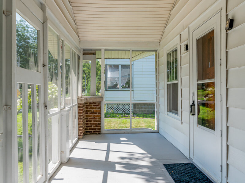 2422 Western Avenue Davenport IA 52803