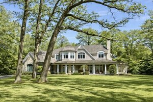 Photo of 1300 Abington Cambs Drive Lake Forest IL 60045