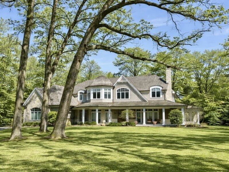 1300 Abington Cambs Drive Lake Forest IL 60045