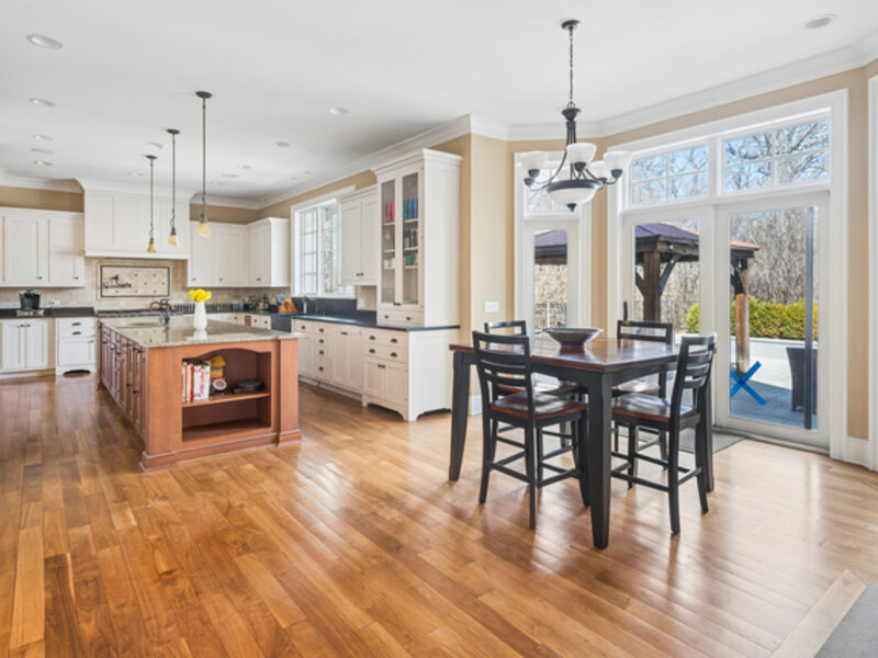 1300 Abington Cambs Drive Lake Forest IL 60045