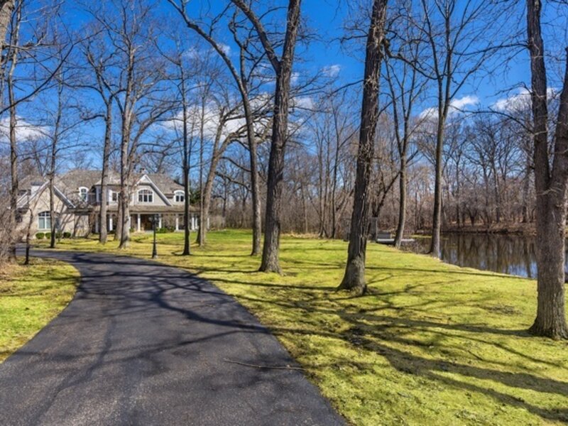 1300 Abington Cambs Drive Lake Forest IL 60045