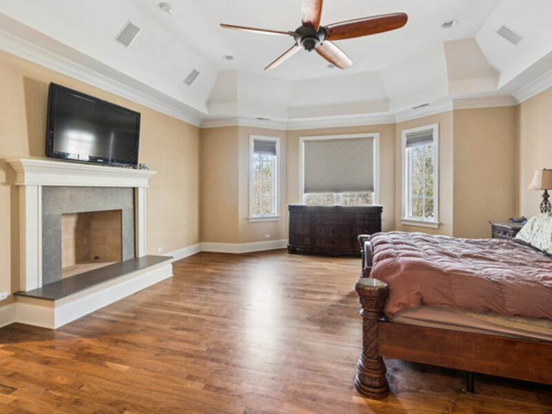 1300 Abington Cambs Drive Lake Forest IL 60045